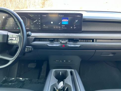 Used 2024 Kia EV9 Wind image 24