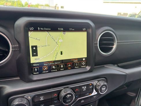 Used 2023 Jeep Wrangler Unlimited Sahara AWD/4WD image 18