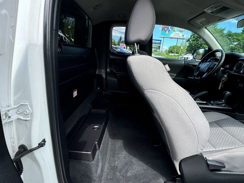 Used 2022 Toyota Tacoma SR RWD image 12
