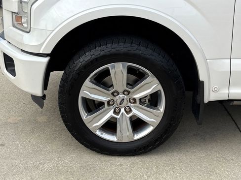 Used 2015 Ford F150 Platinum w/ Equipment Group 701A Luxury image 12