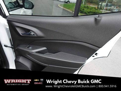 Used 2024 Chevrolet Trax RS w/ Driver Confidence Package image 24