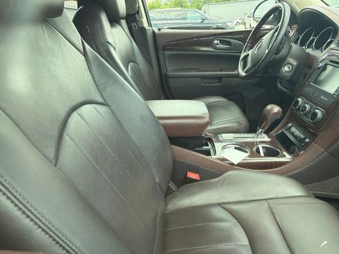 Used 2014 Buick Enclave Leather FWD image 3