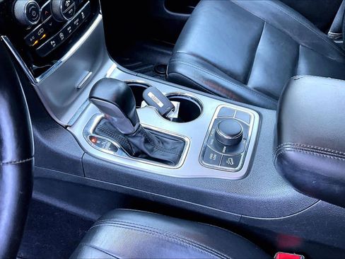 Used 2021 Jeep Grand Cherokee Limited AWD/4WD image 16