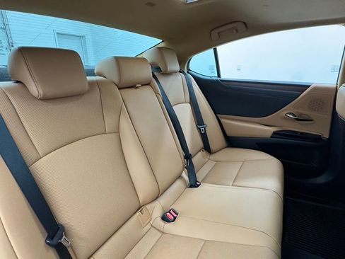 Used 2024 Lexus ES 350 w/ Premium Package FWD image 40