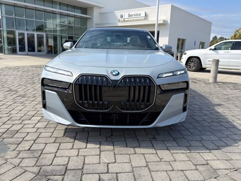 Certified 2024 BMW 760i xDrive w/ Executive Package image 6