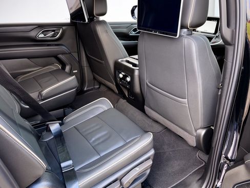 Certified 2023 GMC Yukon XL SLT AWD/4WD image 29