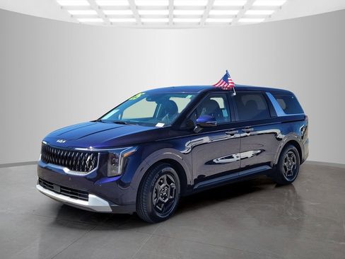 Used 2025 Kia Carnival FWD image 8