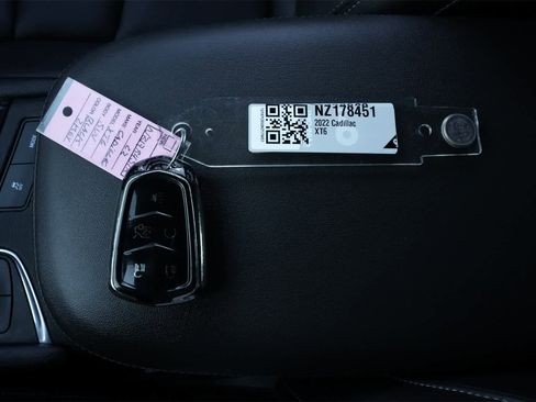 Used 2022 Cadillac XT6 Premium Luxury w/ Technology Package image 28