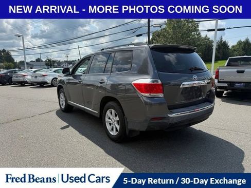 Used 2011 Toyota Highlander SE w/ Tow Pkg AWD/4WD image 5