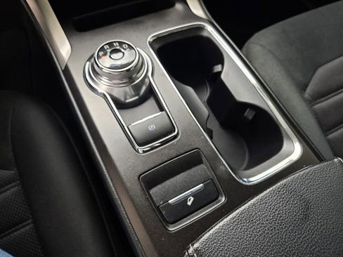 Used 2017 Ford Fusion SE w/ Fusion SE Technology Package image 21