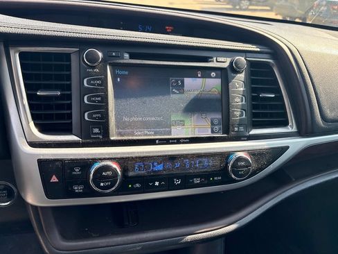 Used 2016 Toyota Highlander Limited Platinum AWD/4WD image 16