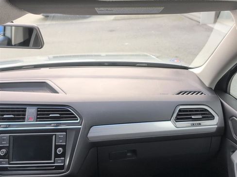 Used 2022 Volkswagen Tiguan S image 8