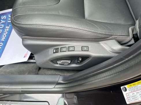 Used 2018 Volvo V60 T5 Cross Country w/ Convenience Package image 9