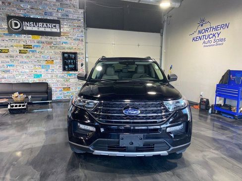 Used 2020 Ford Explorer XLT w/ Equipment Group 202A AWD/4WD image 3