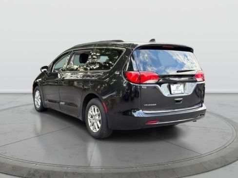 Used 2021 Chrysler Voyager Lxi FWD image 4