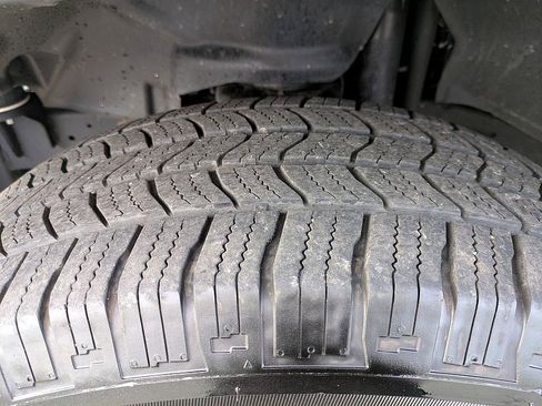 Used 2022 Jeep Gladiator Overland w/ LED Lighting Group image 11