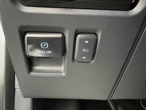 Used 2023 Ford Expedition Max XLT image 18