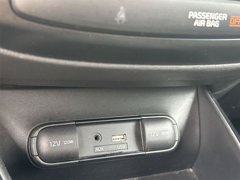 Used 2019 Kia Soul FWD image 24