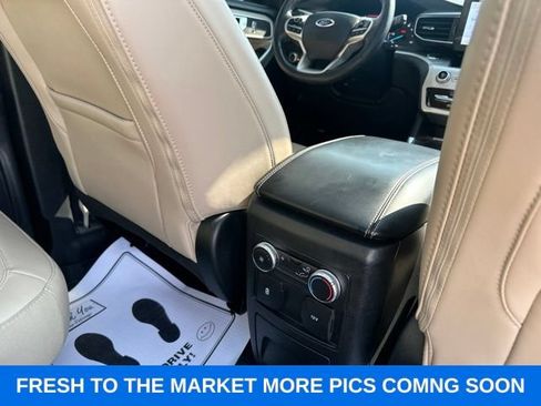 Used 2022 Ford Explorer XLT w/ Equipment Group 202A AWD/4WD image 15