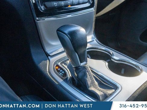 Used 2019 Jeep Grand Cherokee Limited image 11