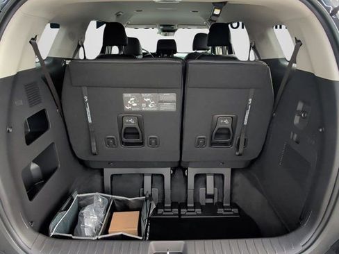 New 2026 Kia Carnival LXS FWD image 23