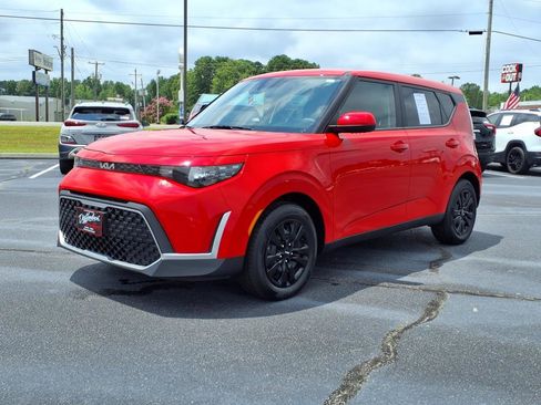 Used 2023 Kia Soul LX image 19