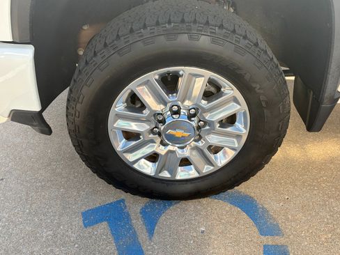 Used 2025 Chevrolet Silverado 3500 High Country w/ High Country Premium Package AWD/4WD image 6