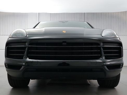 Used 2022 Porsche Cayenne E-Hybrid Coupe image 10