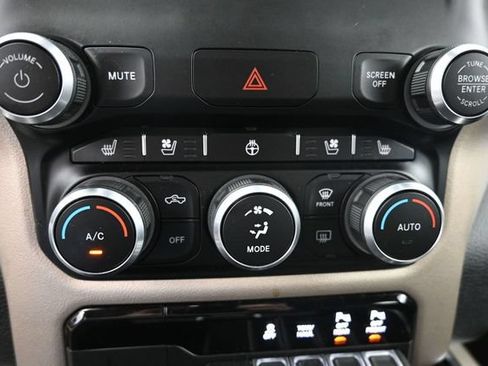 Used 2022 RAM 1500 Laramie AWD/4WD image 32