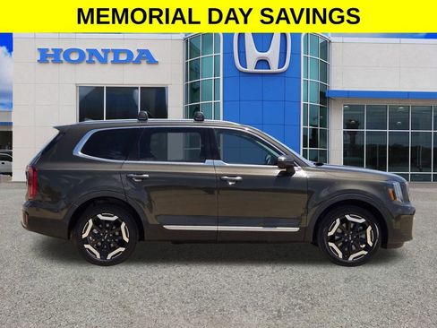 Used 2025 Kia Telluride S AWD/4WD image 2