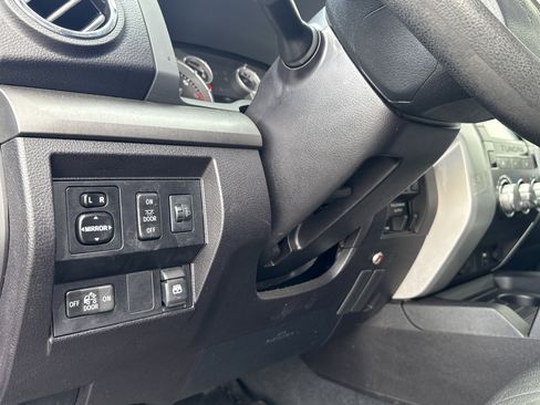 Used 2016 Toyota Tundra SR5 image 12
