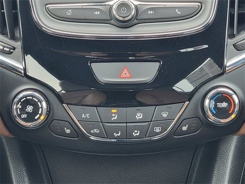 Used 2019 Chevrolet Cruze Diesel w/ Sun And Sound Package image 29