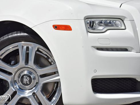 Used 2015 Rolls-Royce Ghost image 3