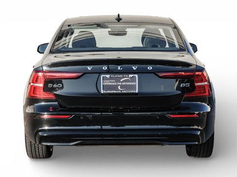 Used 2024 Volvo S60 B5 Plus image 9