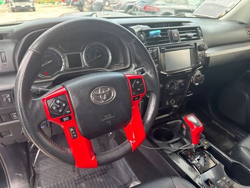 Used 2017 Toyota 4Runner TRD Off-Road Premium AWD/4WD image 16