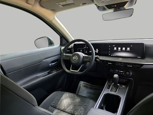New 2026 Nissan Kicks SV w/ Interior Electronics Package AWD/4WD image 8