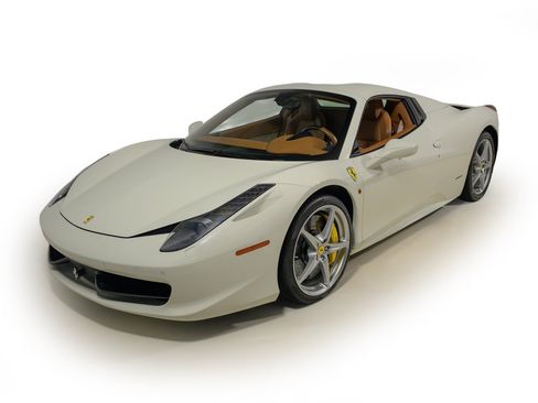 Used 2015 Ferrari 458 Spider RWD image 2