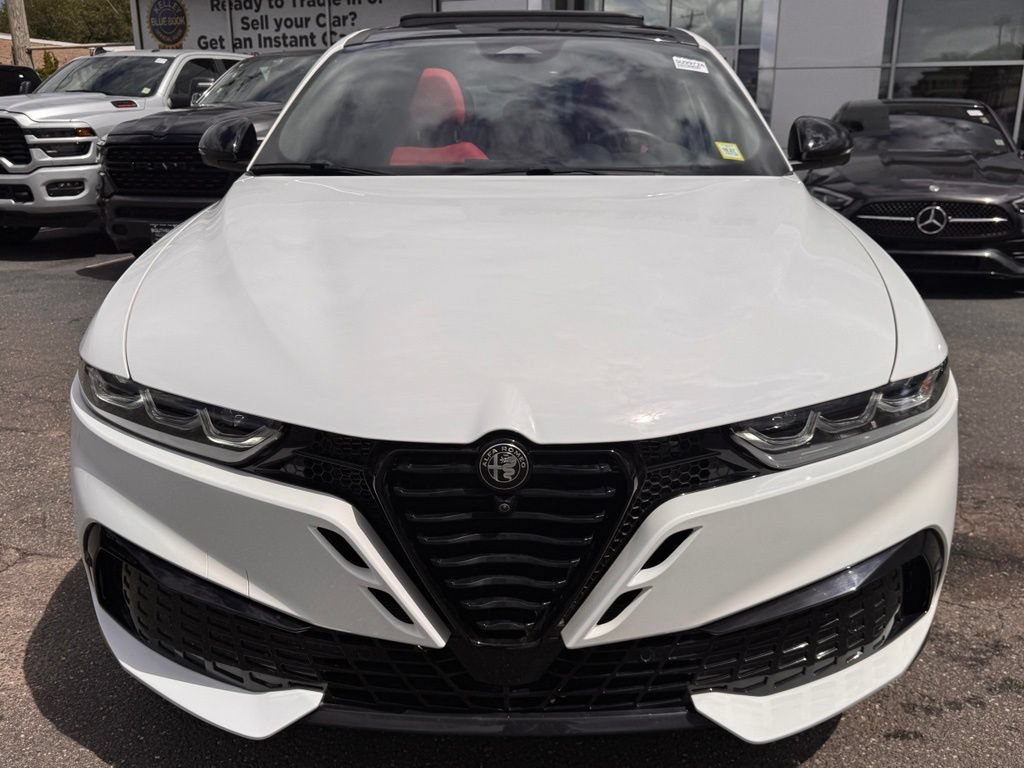 Used 2026 Alfa Romeo Tonale w/ Quick Order Package 23H Volce AWD/4WD image 2