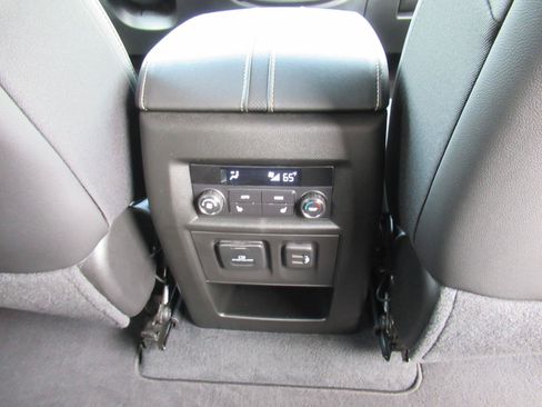 Used 2023 Chevrolet Traverse Premier w/ Redline Edition FWD image 36