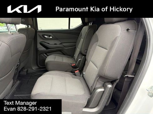 Used 2023 Chevrolet Traverse LT AWD/4WD image 15