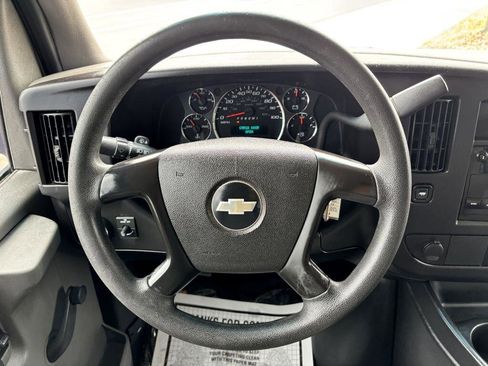 Used 2010 Chevrolet Express 2500 Extended image 20