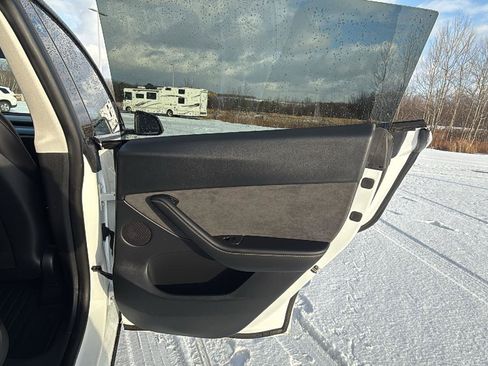 Used 2021 Tesla Model Y Long Range image 20