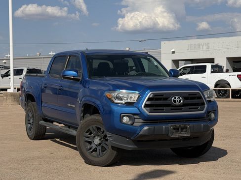 Used 2016 Toyota Tacoma SR5 w/ Towing Package RWD image 2