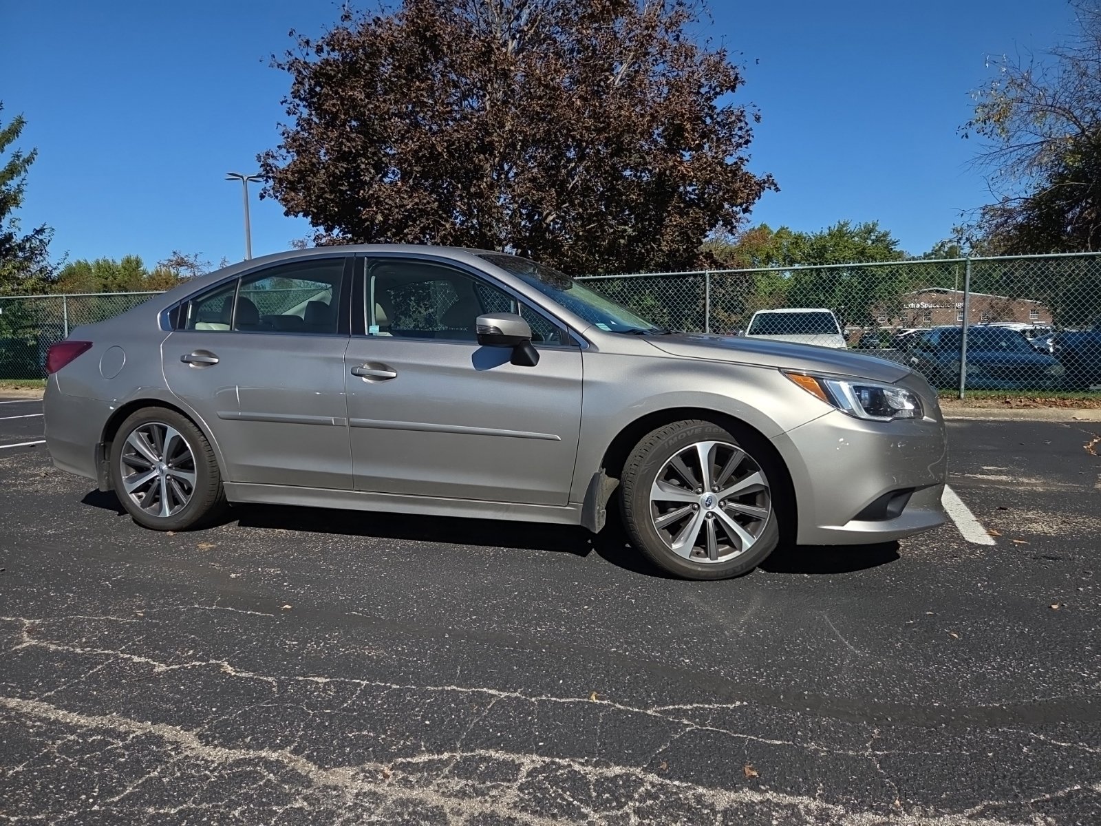 Used 2017 Subaru Legacy 2.5i Limited AWD/4WD image 3