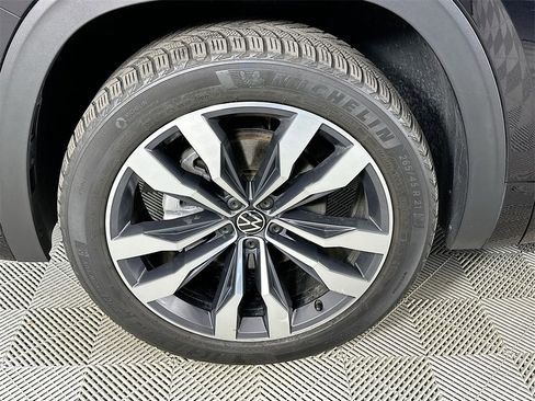 Used 2022 Volkswagen Atlas SEL Premium image 32