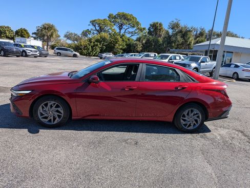 Used 2024 Hyundai Elantra SEL image 7