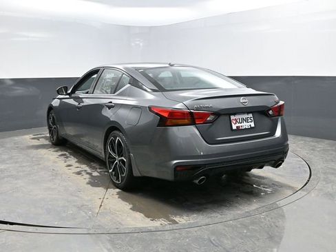 Used 2025 Nissan Altima 2.5 SR FWD image 8