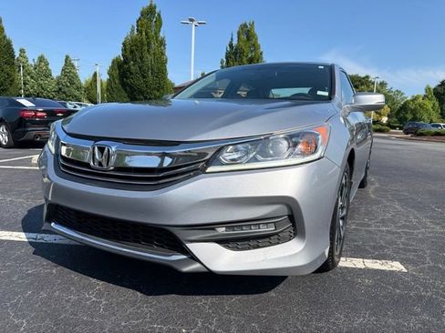 Certified 2017 Honda Accord EX-L image 2