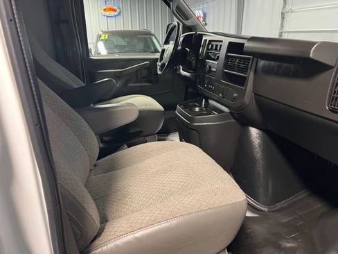 Used 2020 Chevrolet Express 2500 w/ Enhanced Convenience Package image 9