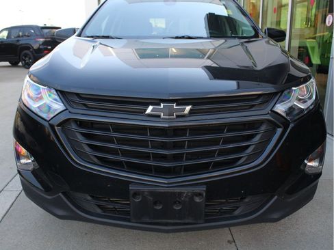 Used 2021 Chevrolet Equinox LT image 2